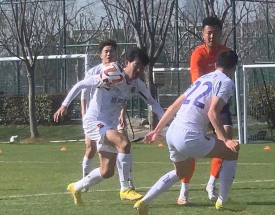 亚洲免费观看